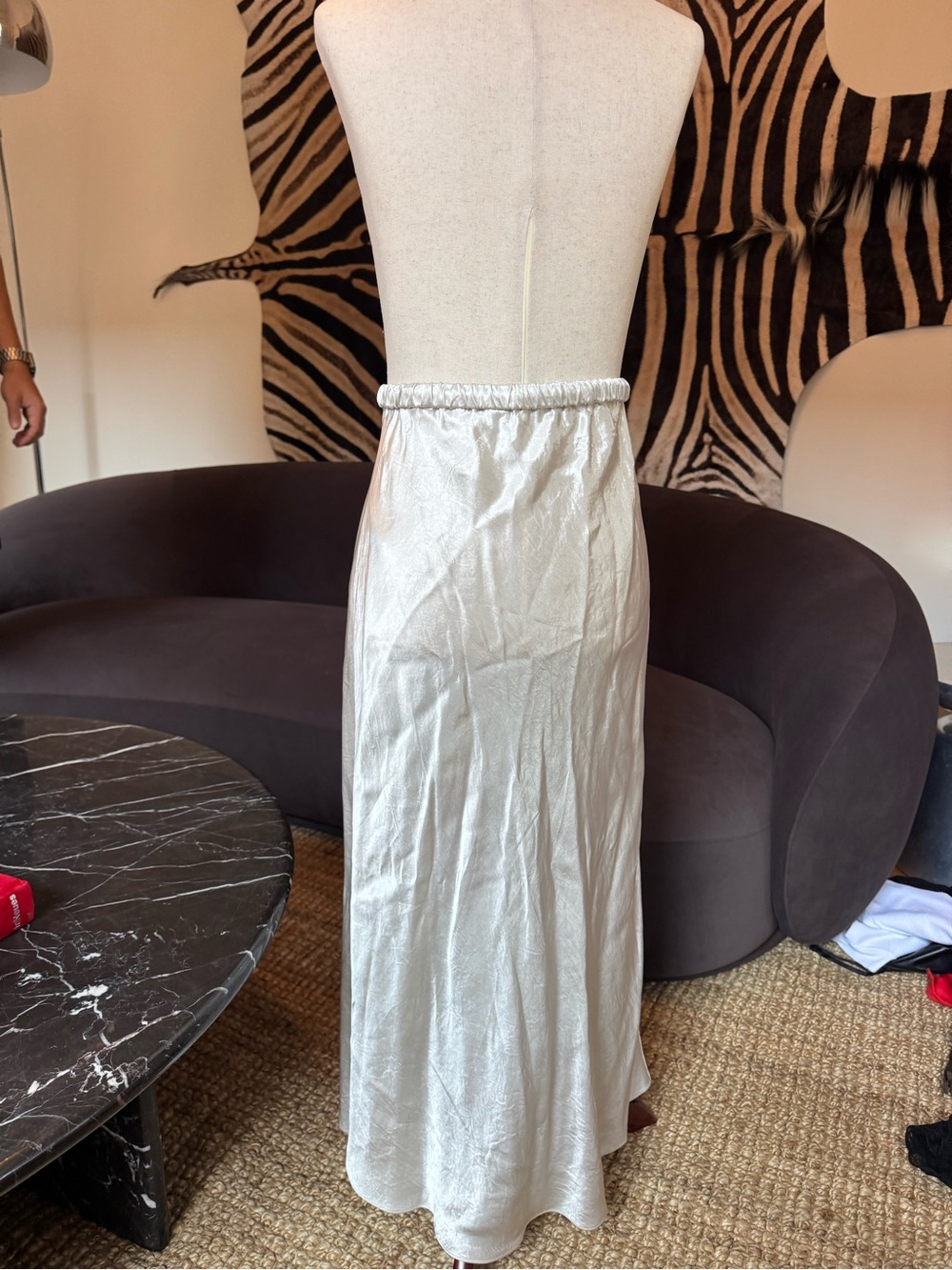 Aritzia skirt never worn